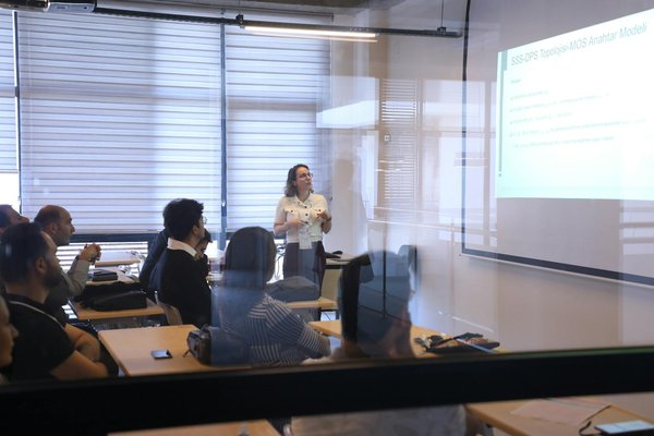 Découverte des Meilleurs CRM Gratuits pour les Entrepreneurs : Guide Ultime 2023